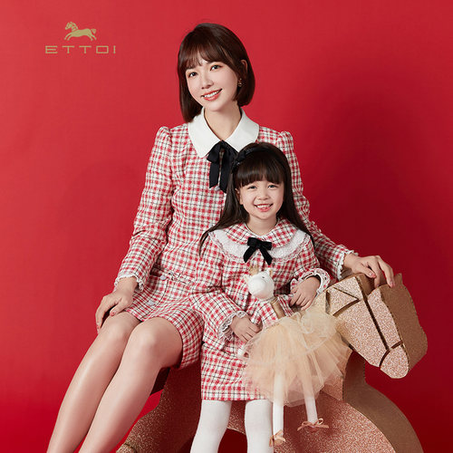 爱多娃童装红色格子女童夹棉外套