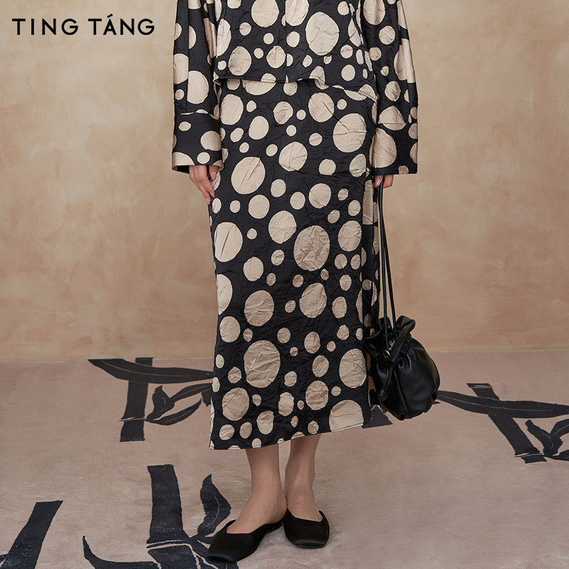 厅唐TINGTANG 不规则波点印花半身裙女设计感小众垂坠感褶皱包裙