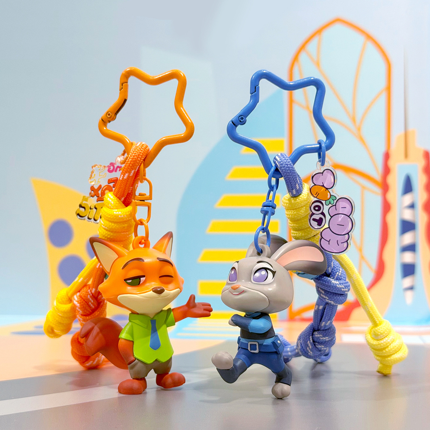 热卖正版疯狂动物城尼克朱迪豹警官玩偶公仔钥匙扣链包包挂件批发