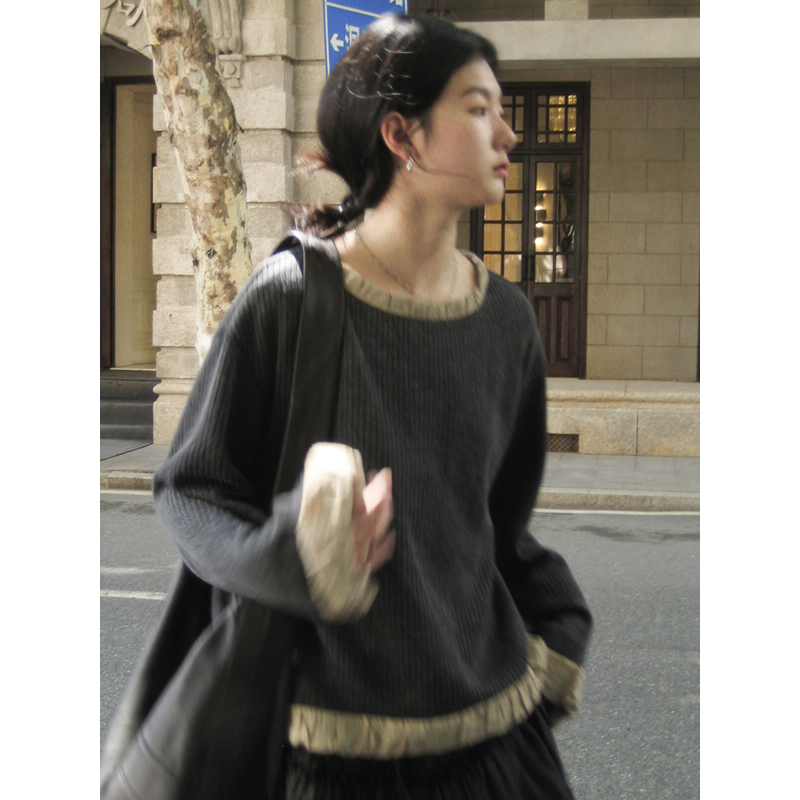 SUPERSCAPE素舶  圆弧领碎皱花边撞色拼接坑条针织上衣