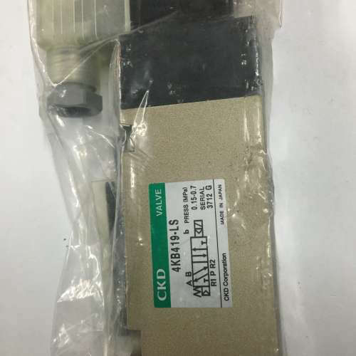 CKD电磁阀4KB419-00-LS/LK/4KB410-M1原装AC220DC24AC110秒发货