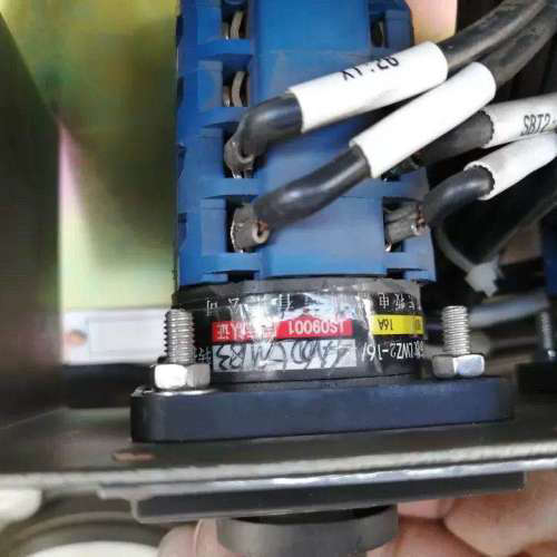 沈阳东牧电器 辅助 转换开关 LWZ2-16/4N012M006TH  LWZ2-16