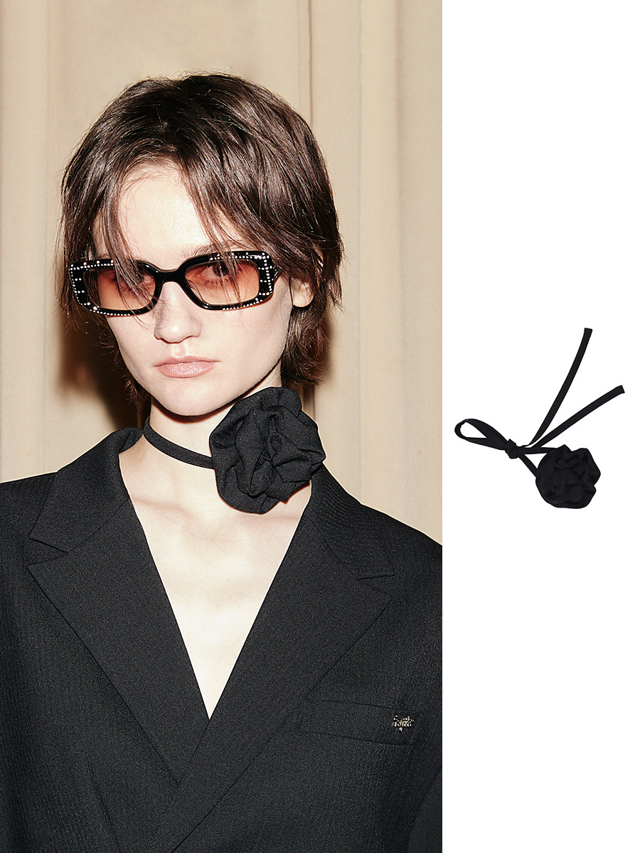 sugi 23aw 秋冬新款黑色缎面花朵吊坠颈饰 老虎上上山 买手店