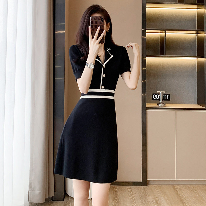 名媛小香风针织小黑裙2025春夏季新款短袖翻领高腰A字冰丝连衣裙