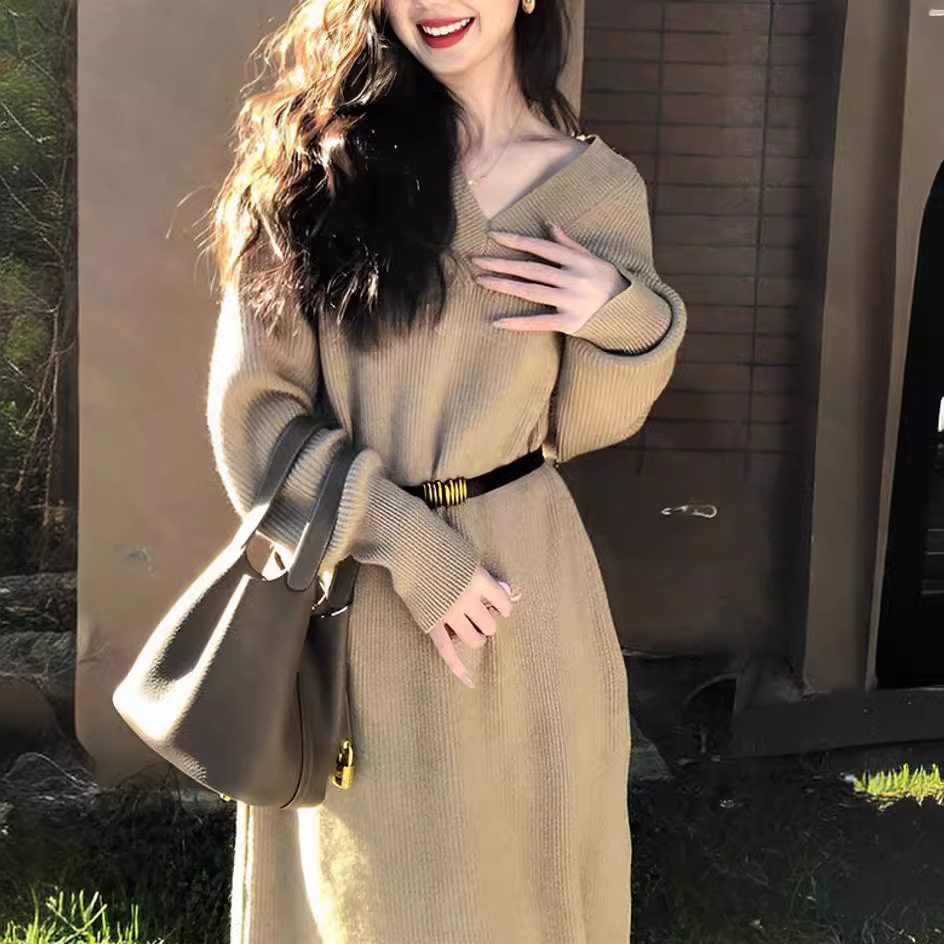 法式复古v领长袖针织毛衣连衣裙女秋冬季高级感裙子长裙2025新款