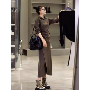 高级感休闲连衣裙女春秋2025新款收腰气质女神范欧货长款卫衣裙子