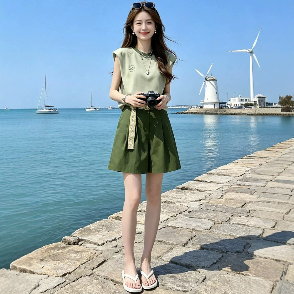 减龄洋气时尚休闲运动无袖上衣短裤流行穿搭一整套装女2026新款夏