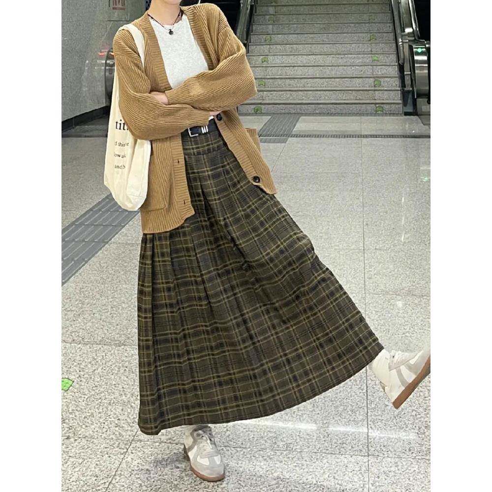 胖mm遮肚藏肉复古棕色格子百褶裙春款女装大码显瘦中长a字半身裙