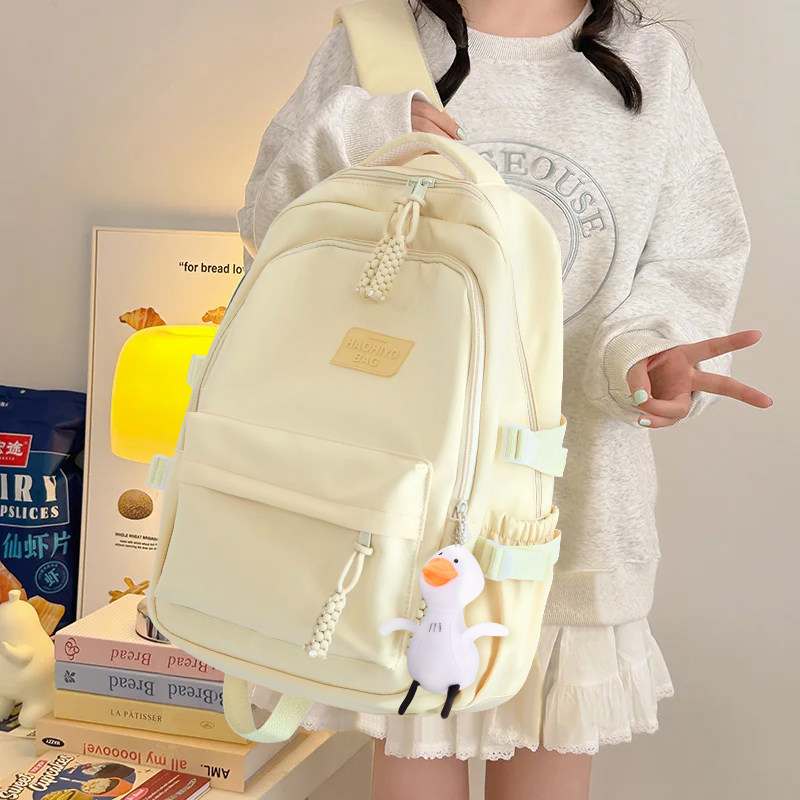 高颜值女生初中高中生轻便旅游书包大学生通勤小众时尚百搭双肩包