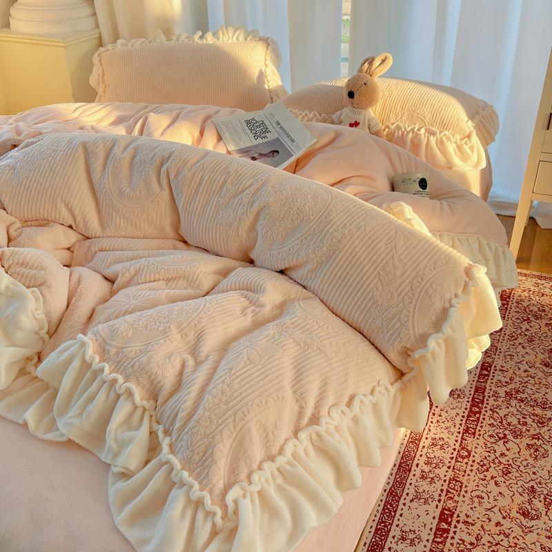 巨好看的四件套绒毛四件套牛奶绒秋冬法式浪漫粉花边公主风雕花绒