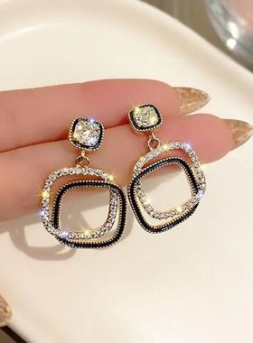 S925 Silver Needle Fashion Simple Classic Square Crystal