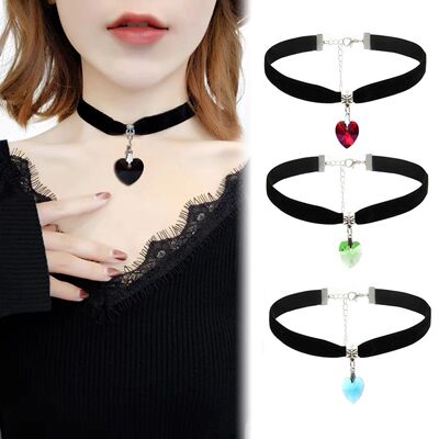 Fashion Velvet Choker Heart Crystal Pendant Necklaces Black