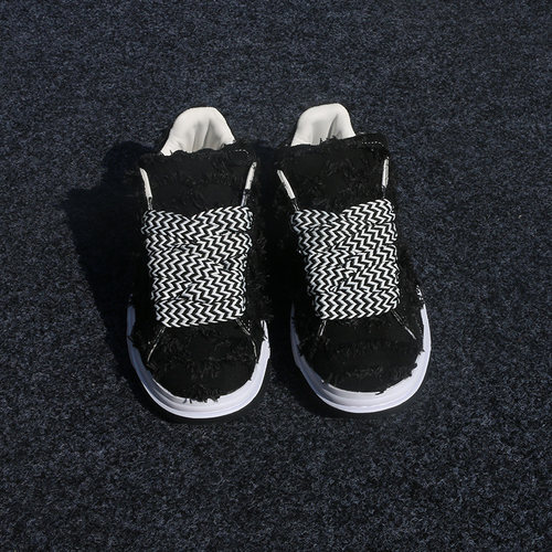 黑色棋盘格低帮板鞋休闲潮鞋