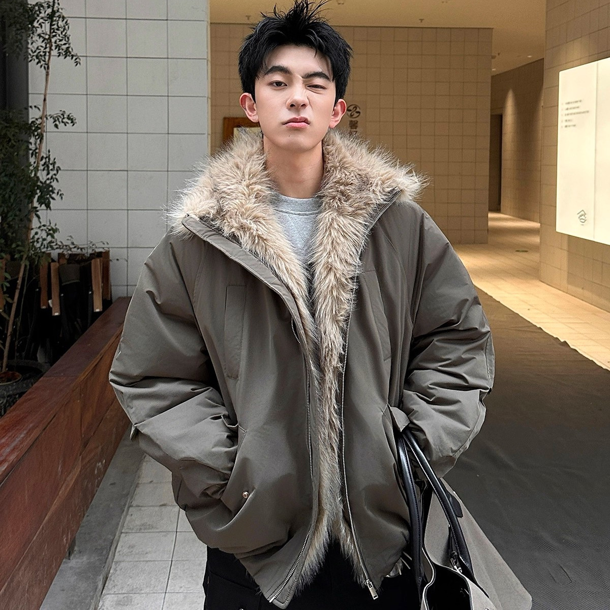 美式立领座山雕毛领棉服