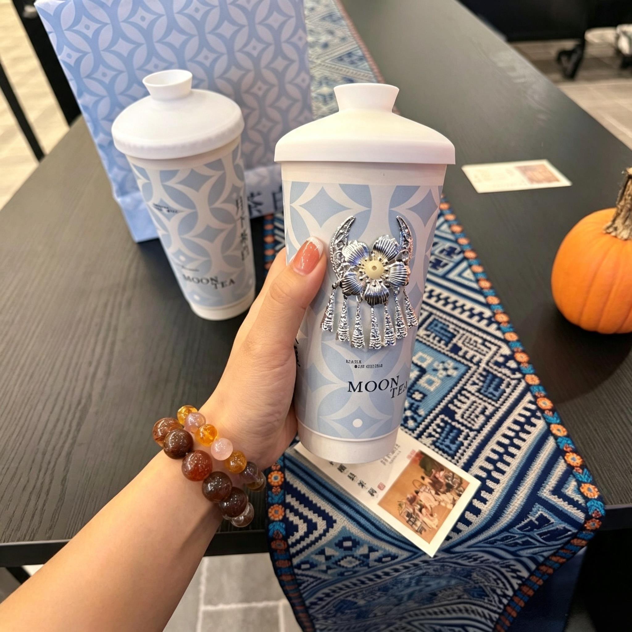 民族风奶茶装饰杯套创意图片