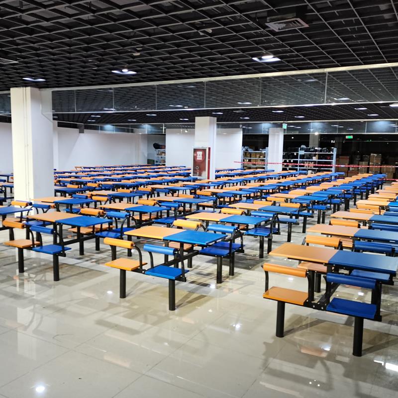 食堂连体餐桌椅四人简约舒适高校餐厅食堂服务区学生桌椅组合定制