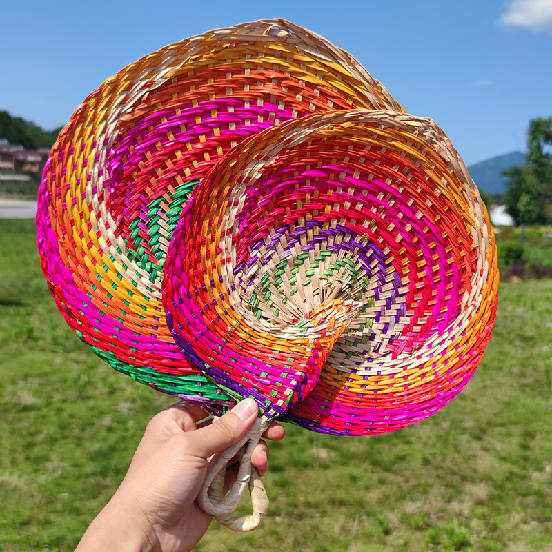 手工编制彩色蒲扇拍照神器螺纹扇