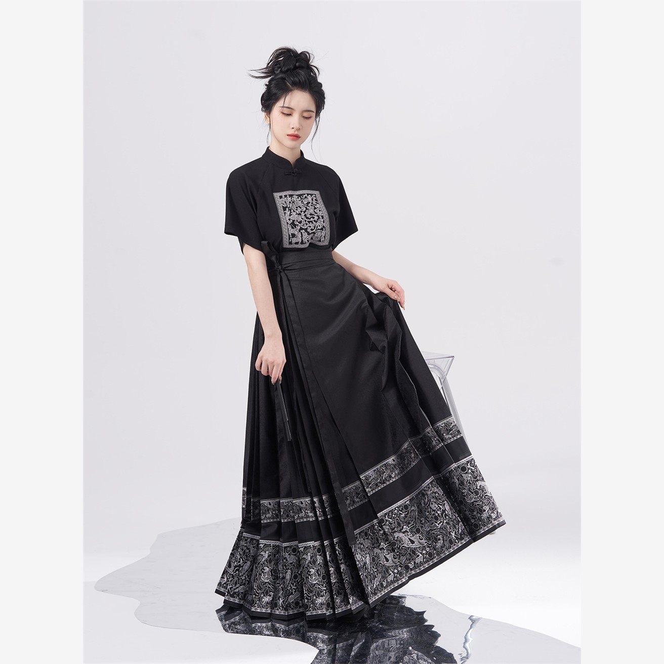 现货马羽织造司原创明制汉服马面半身裙搭t恤女短袖立领国风上衣,女装/女士精品,汉服半身裙,淘宝优惠券,粉丝福利购,淘宝优惠卷