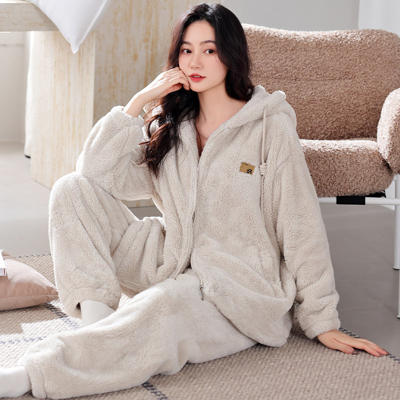 珊瑚绒睡衣女士连帽保暖居家套装
