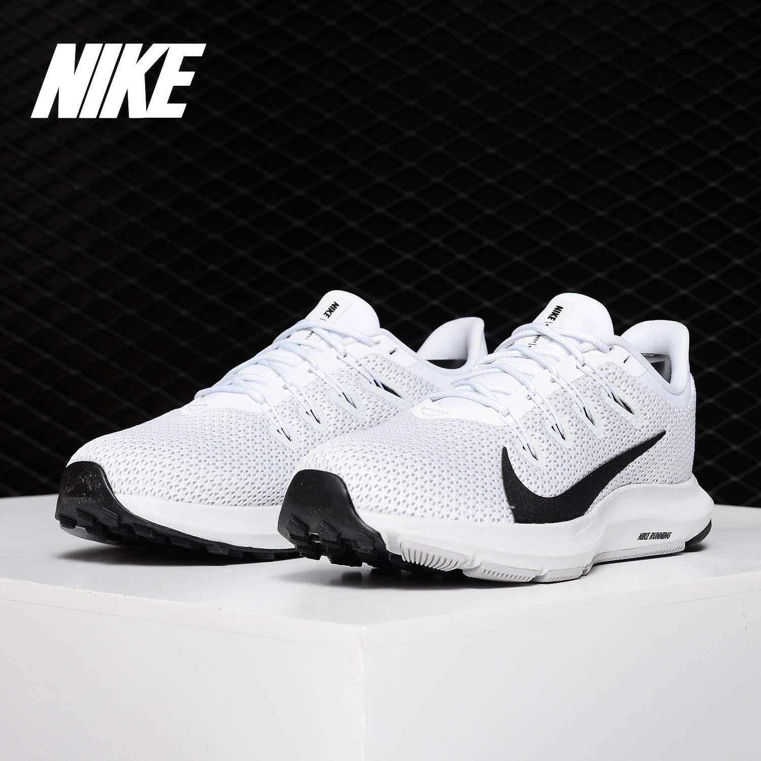 耐克网面透气女子跑步鞋