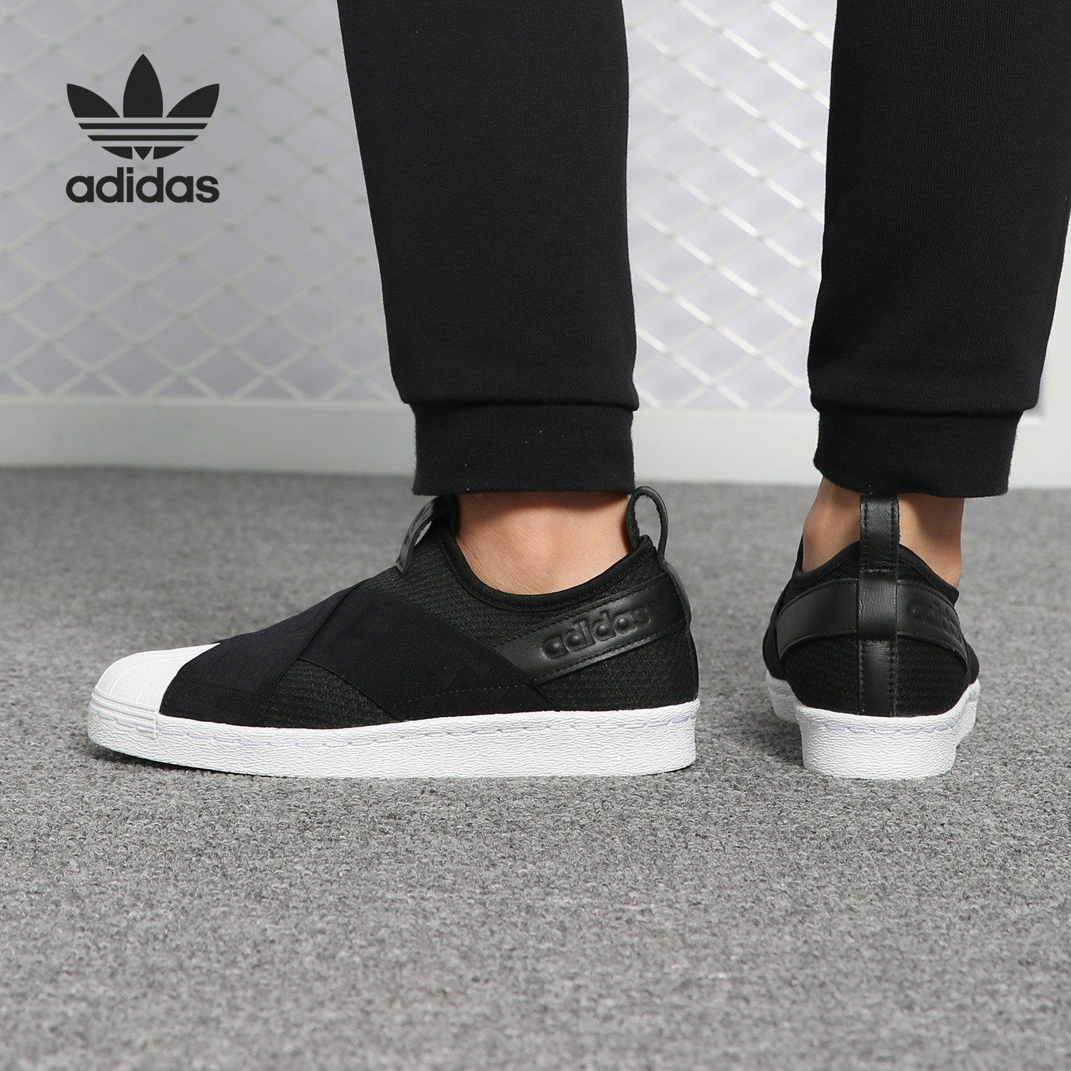 阿迪达斯三叶草男女板鞋