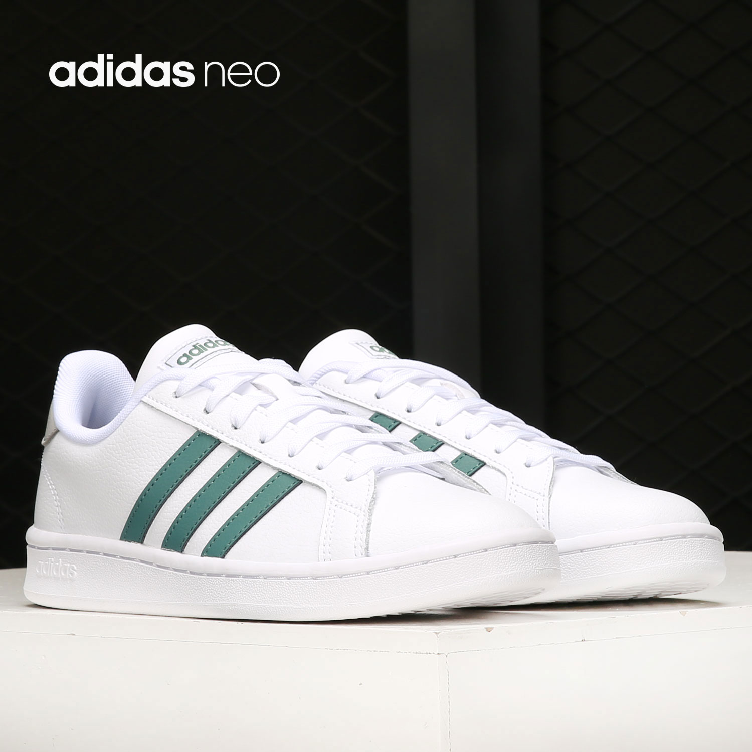 Adidas/阿迪达斯男子低帮板鞋