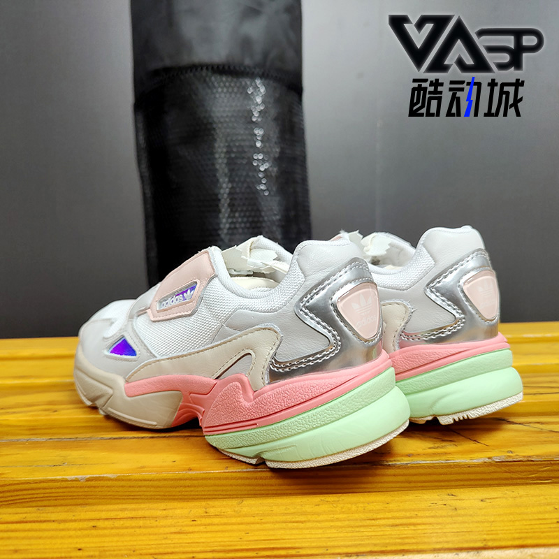 阿迪达斯低帮运动男女休闲鞋正品