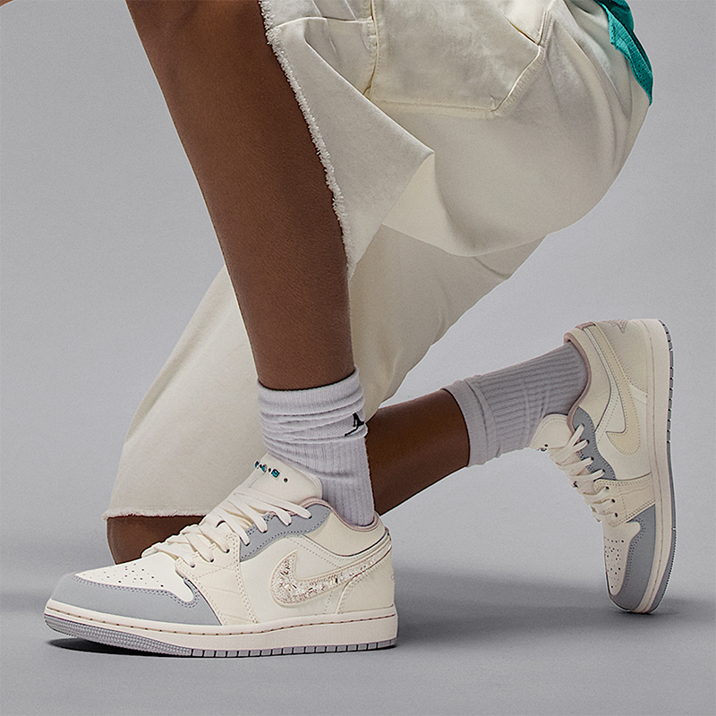 Nike/耐克正品Air Jordan 1 Low女士时尚耐磨运动鞋IH7323-100