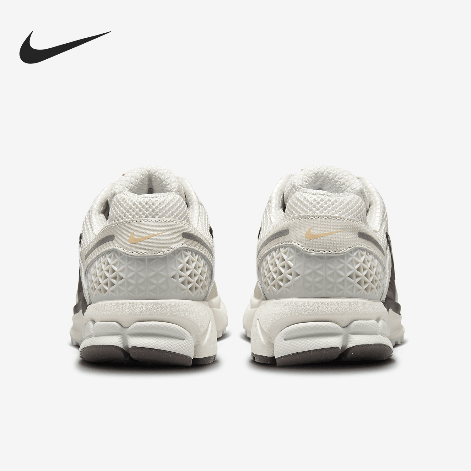 Nike/耐克正品Zoom Vomero 5女士缓震运动跑步鞋HM9657-001