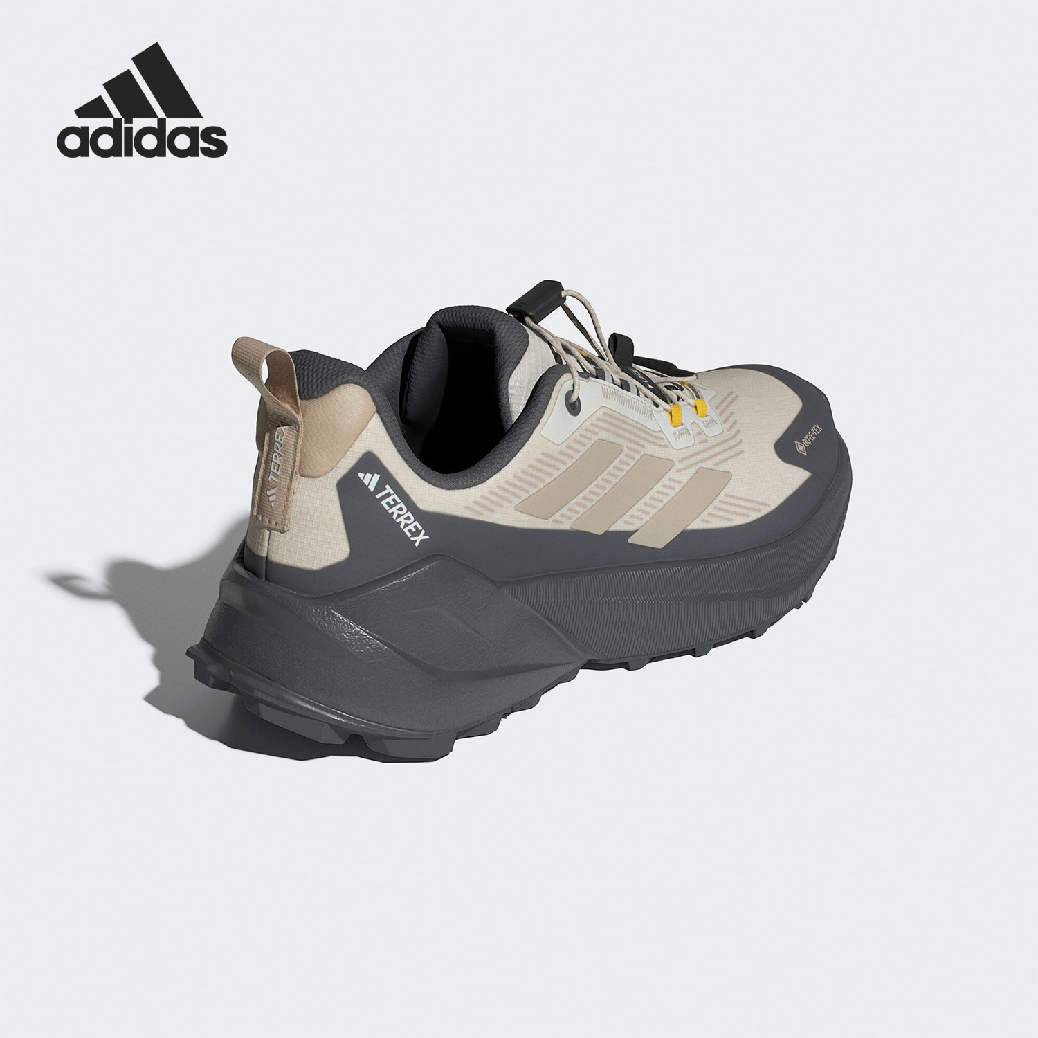 Adidas/阿迪达斯正品防滑运动新款女士复古耐磨登山徒步鞋IH5014