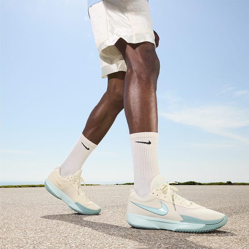 耐克男士透气耐磨篮球鞋