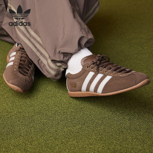 Adidas/阿迪达斯官方正品三叶草女士轻盈透气运动休闲板鞋KJ3958