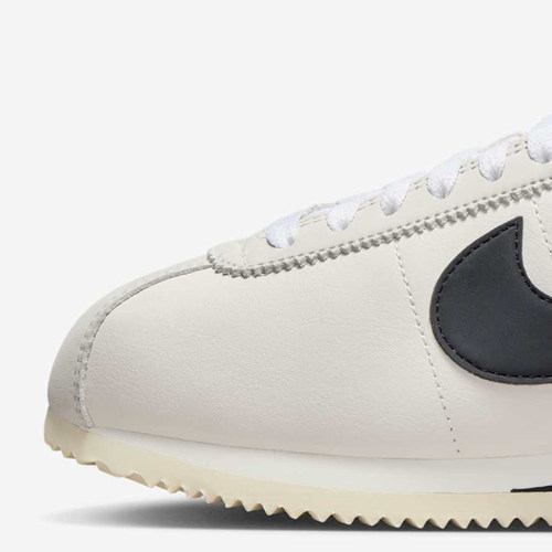Nike/耐克正品四季款女士系带简约防滑时尚跑步鞋FN7650-030