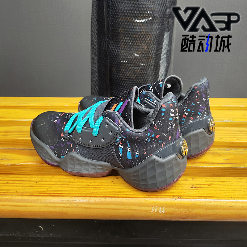 阿迪达斯冬季婴童加绒运动鞋