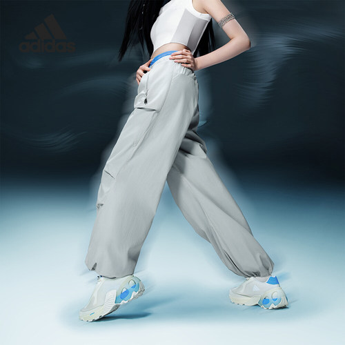 阿迪达斯女士防泼休闲裤
