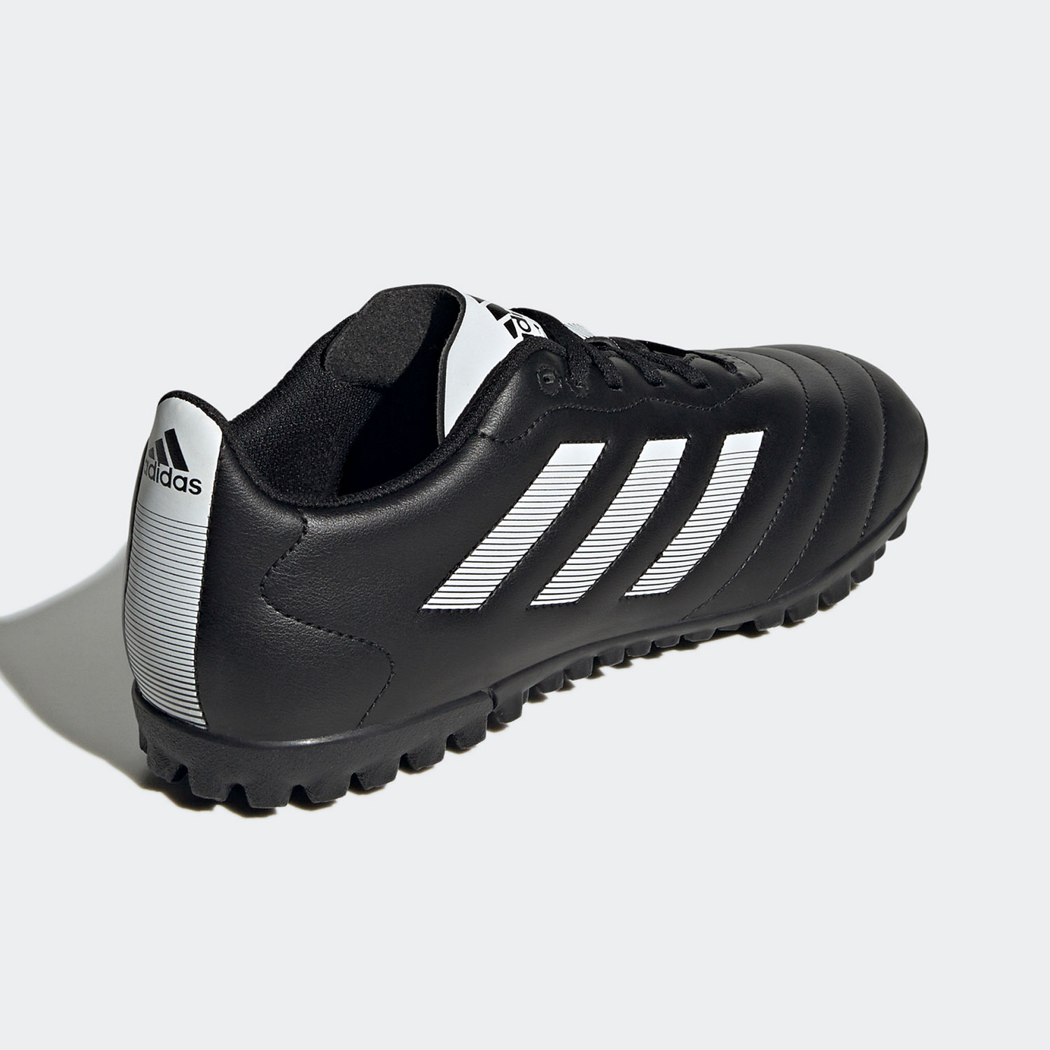 合成革低帮（帮高小于10cm)