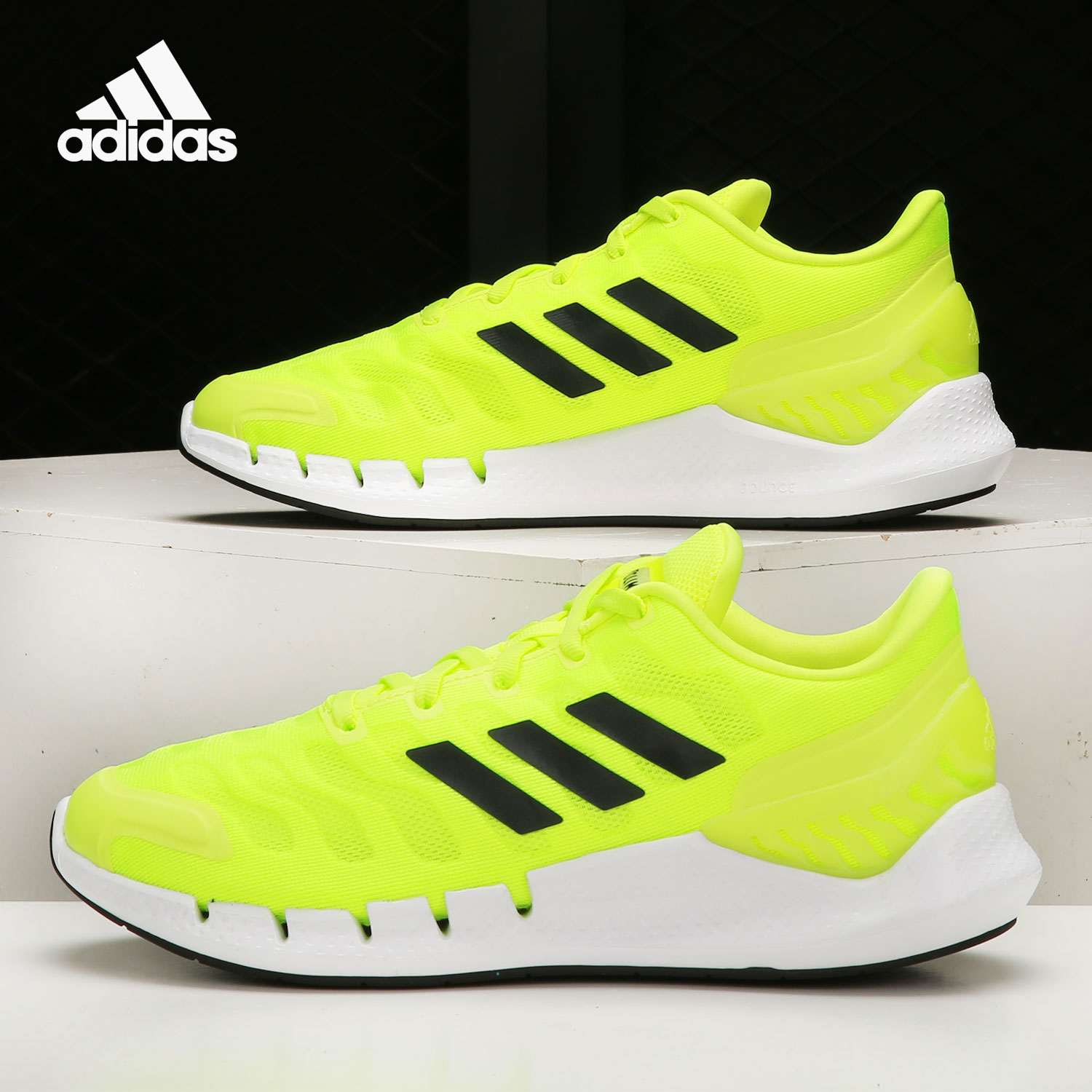 阿迪达斯男女耐磨舒适休闲运动鞋