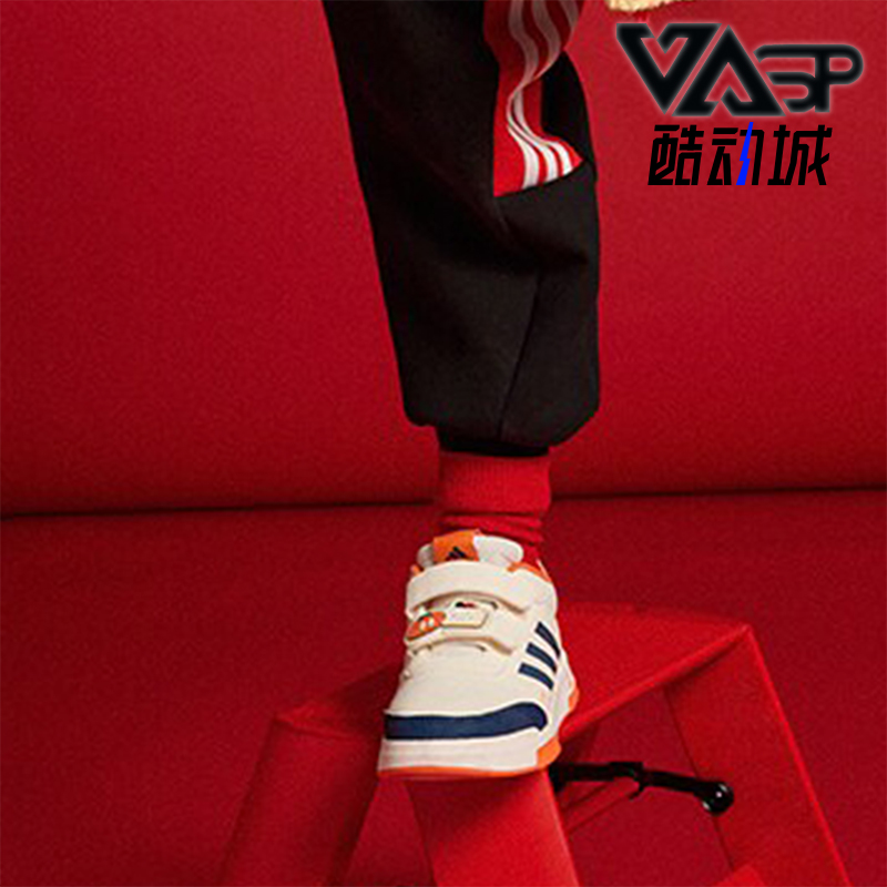 阿迪达斯正品儿童休闲鞋