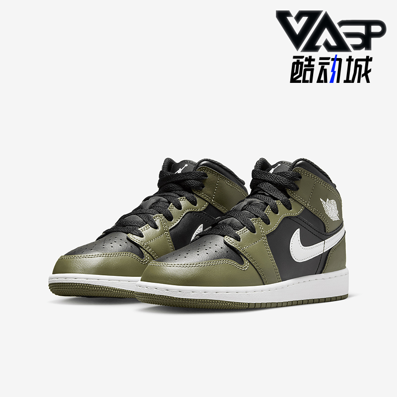 耐克大童中帮耐磨系带篮球鞋