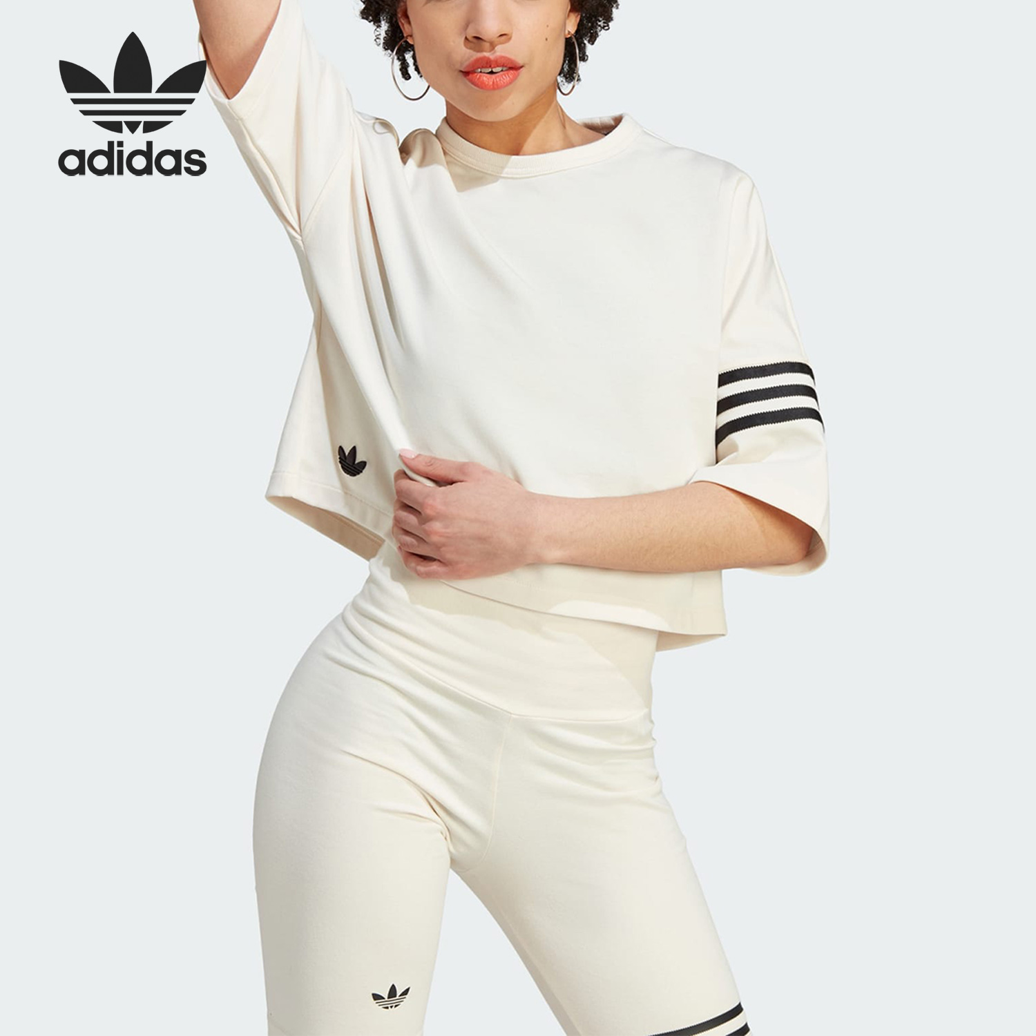 阿迪达斯女子运动短袖