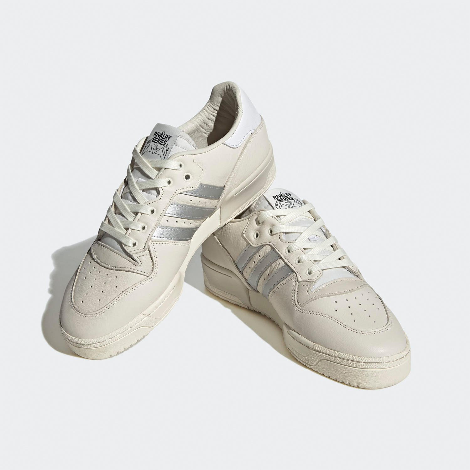 车缝线系带板鞋Adidas阿迪达板鞋