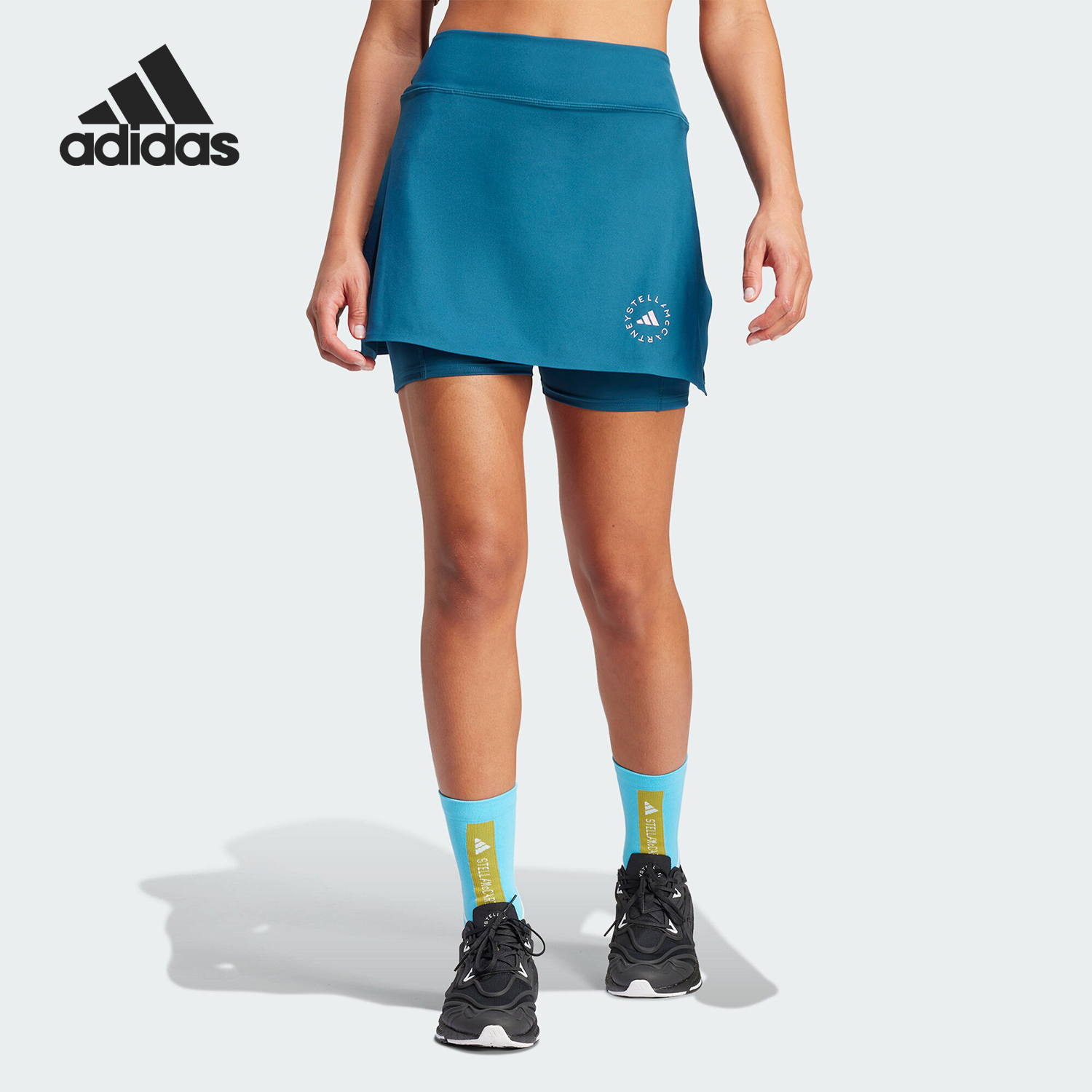 阿迪达斯女士运动裙裤