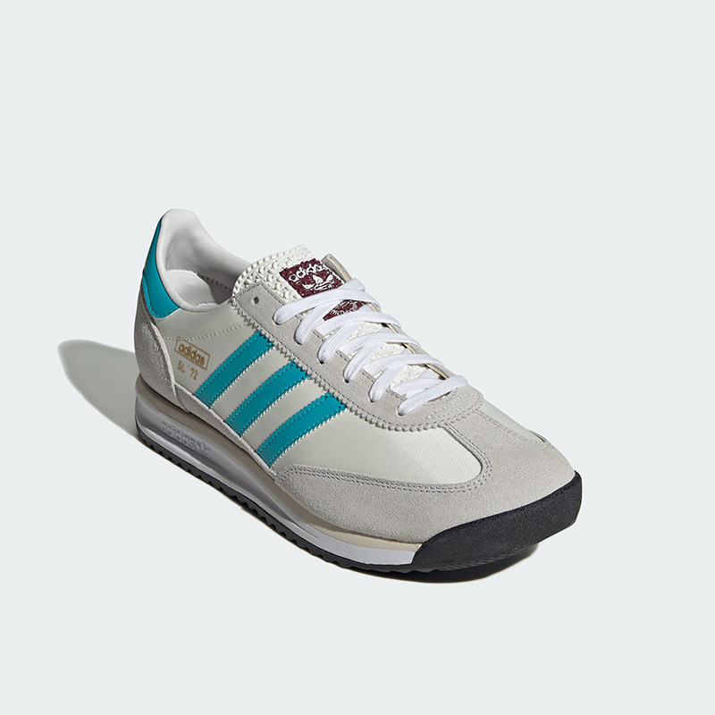 阿迪达斯女士运动耐磨休闲鞋