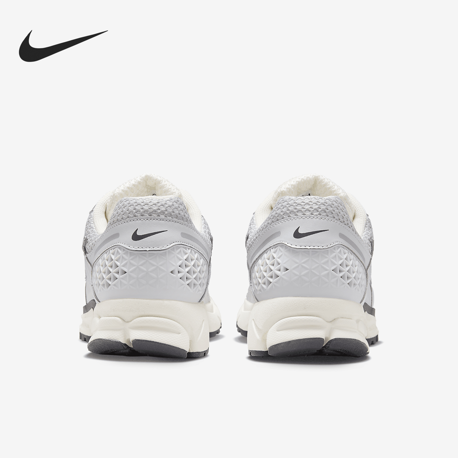 Nike/耐克正品Air Zoom Vomero 5男女透气跑步鞋HJ3758-001