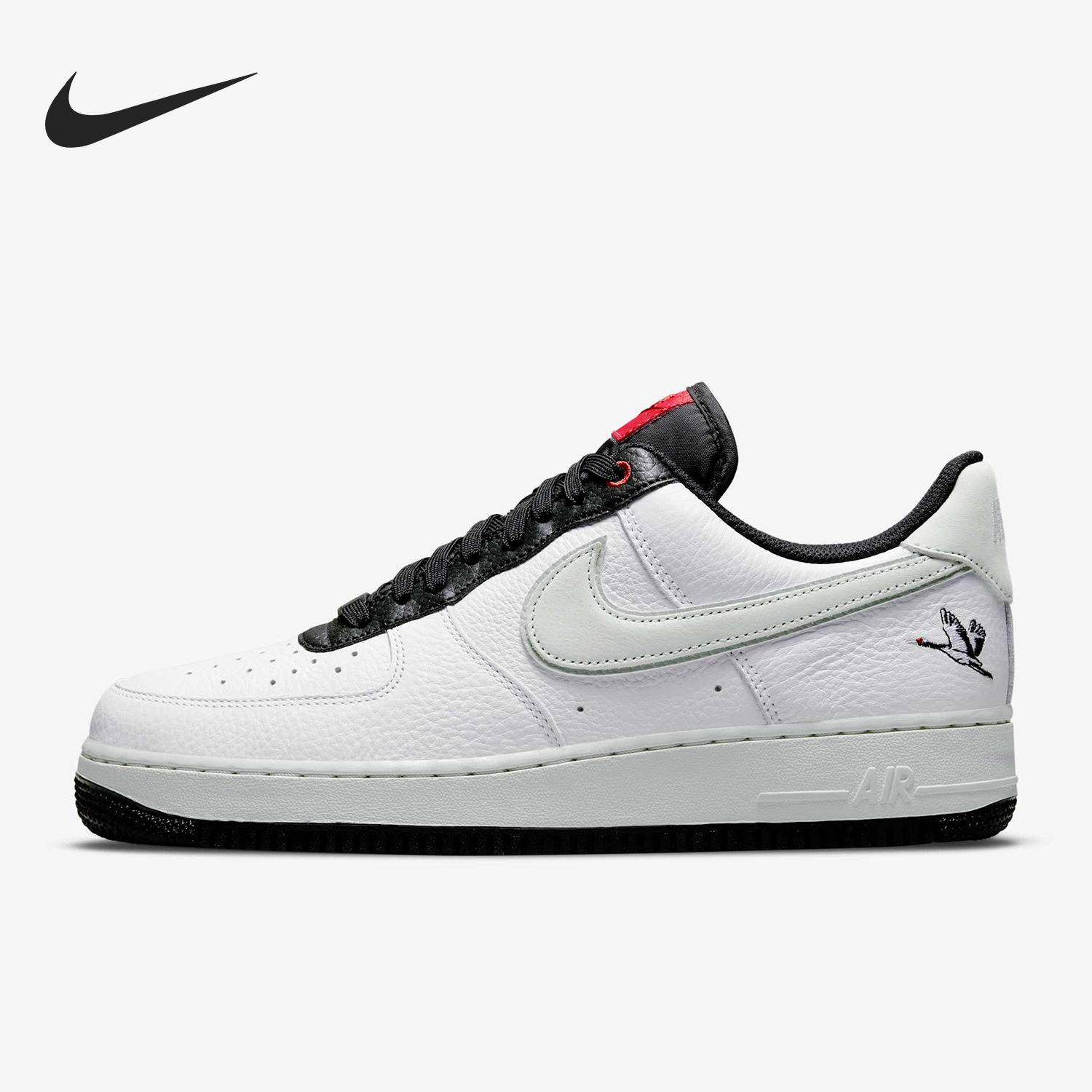Nike/耐克正品Air Force 1 男士休闲复古低帮板鞋DA8482-100