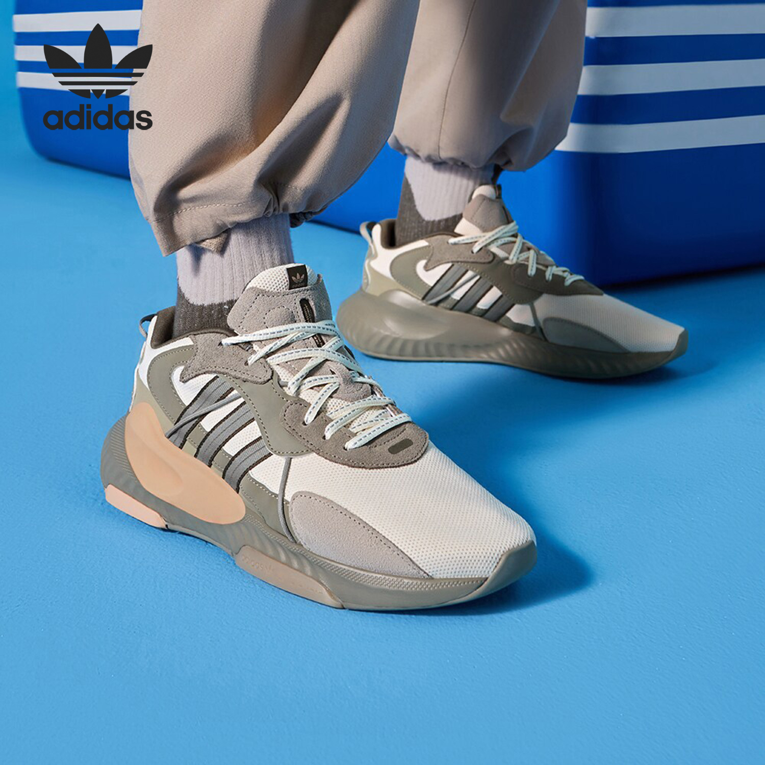 情侣款运动休闲鞋Adidas透气