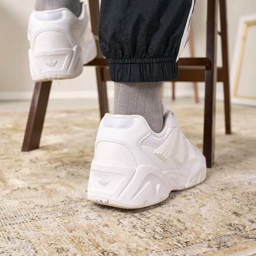 板鞋Adidas/阿迪达斯低帮