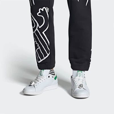 阿迪达斯正品男女通用板鞋