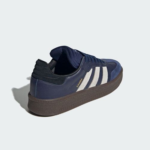 车缝线系带板鞋Adidas阿迪达板鞋