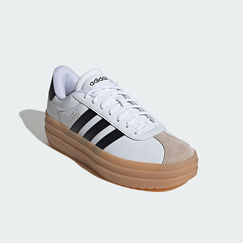 阿迪达斯女士轻便透气休闲板鞋